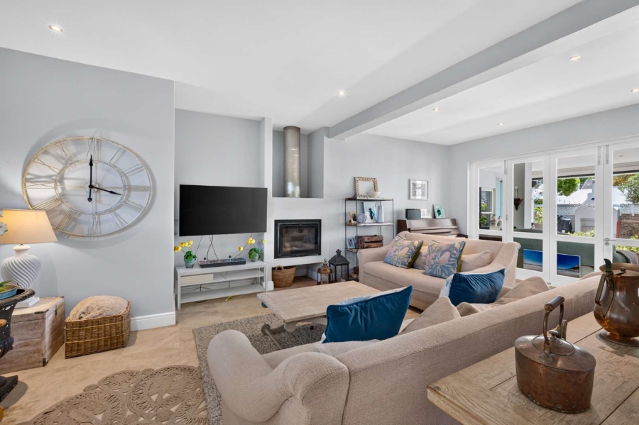 5 Bedroom Property for Sale in Claremont Upper Western Cape